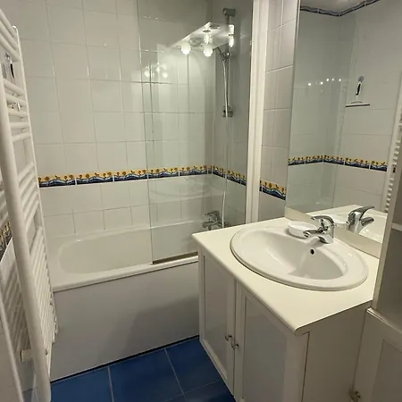 Au Pied Des Pistes Avec Balcon, 4 Couchages * Les Adrets